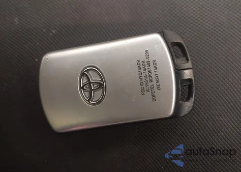 2015 Toyota Sienna Xle 8 Passenger z USA, uszkodzony, nr VIN 5TDYK3DCXFS686332